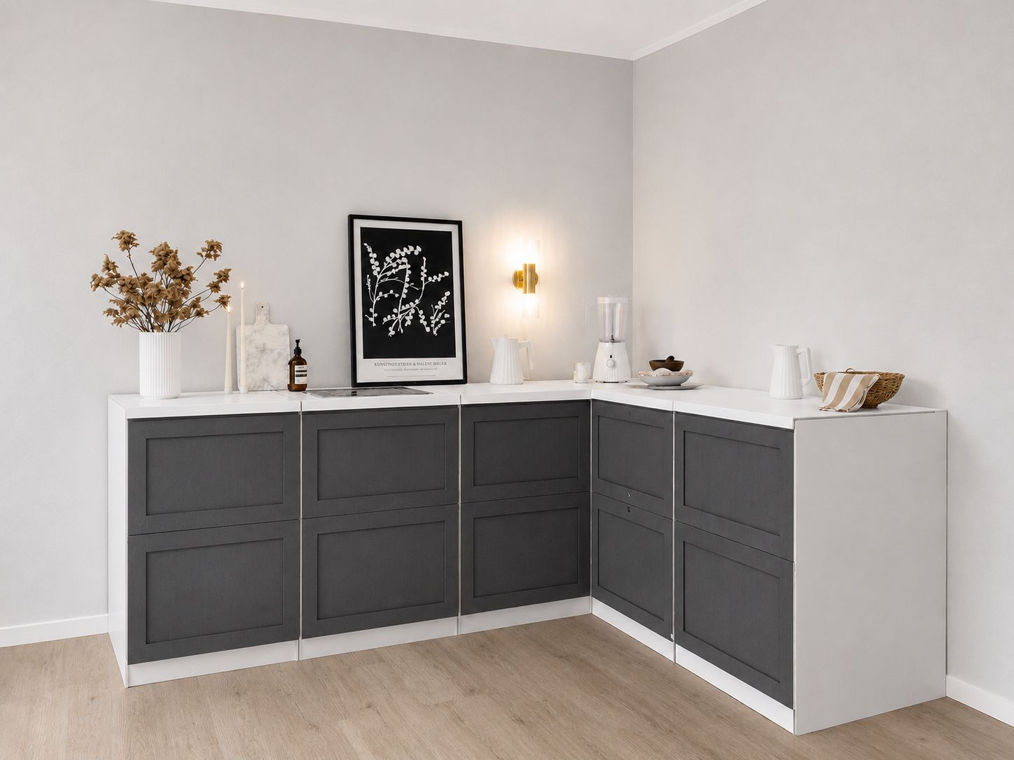 Pappküche 240 × 180 cm in L-Form in Anthrazit für Home Staging