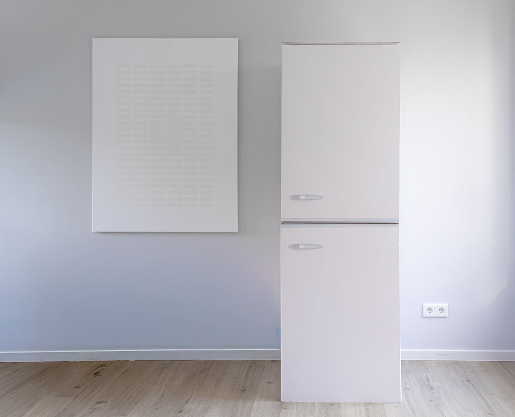 Kühlschrank-Attrappe FREEZEBERT für Home Staging Pappküchen