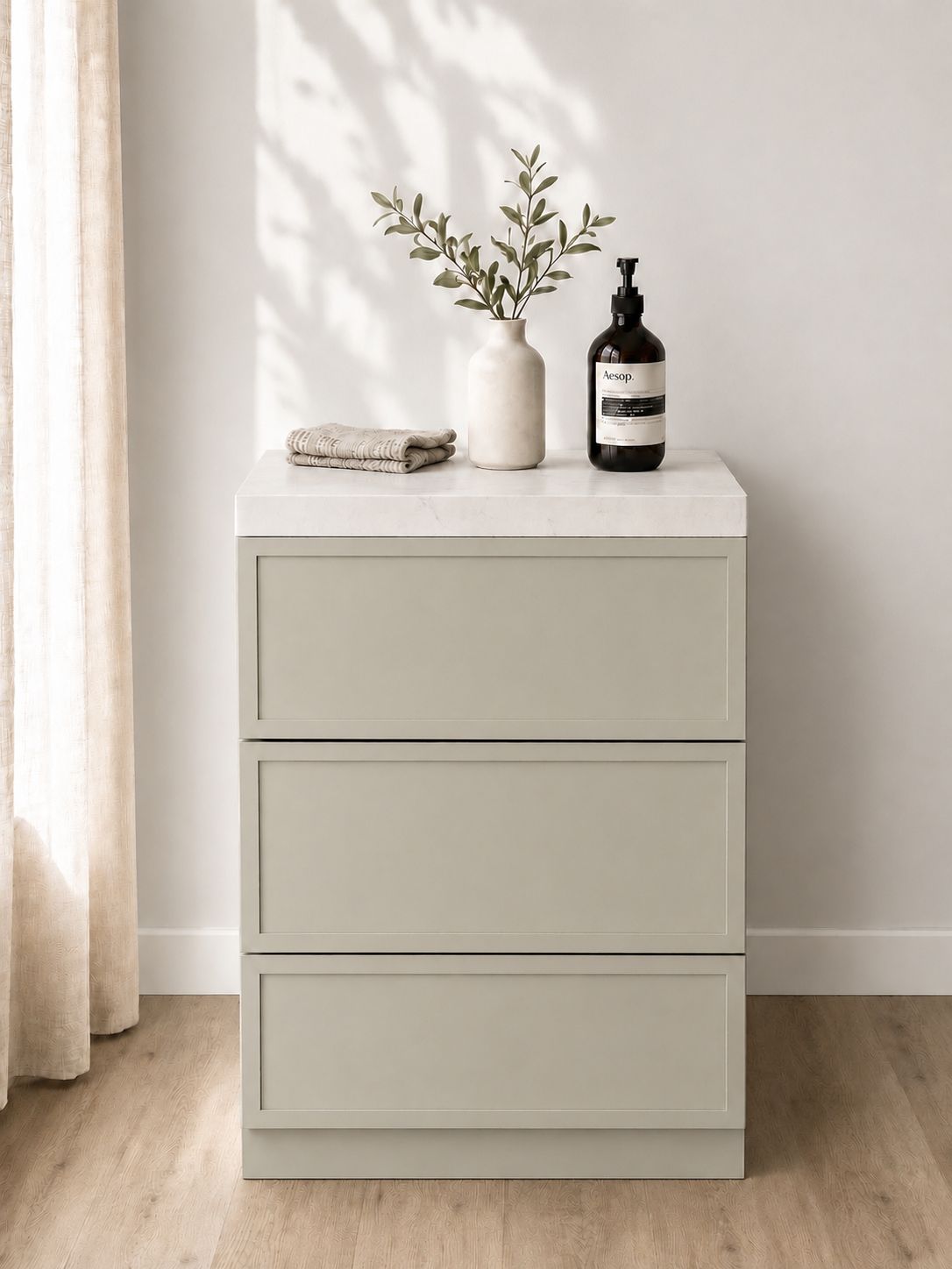 Küchenattrappe BELLA Greige in Greige für Home Staging